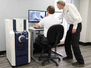 Solar Atmospheres commissions scanning electron microscope