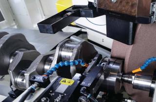 Crankshaft grinding with the NUMERIKA GH 1500 corundum grinding machine