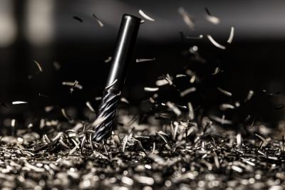 High-Performance End Mill Improves Chip Evacuation in Dynamic Milling Operations