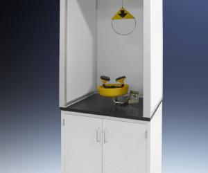 Safety Station Equipped With Pull Rod Activated Shower