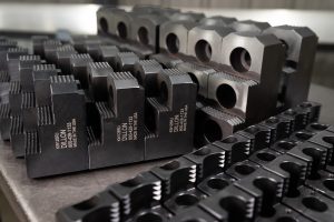 Reversible hard jaws for ID and OD workholding image