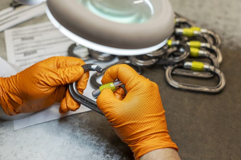 DMM turns to RÖSLER to raise the bar for surface finishing consistency