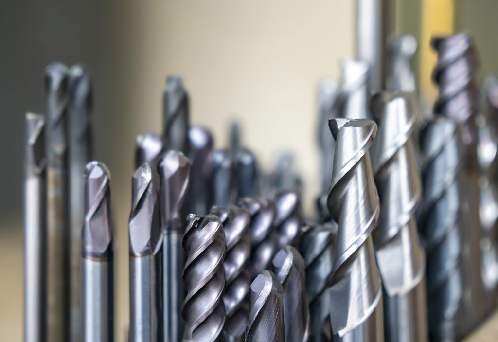 The various type cutting tools of CNC machine on the stock shel