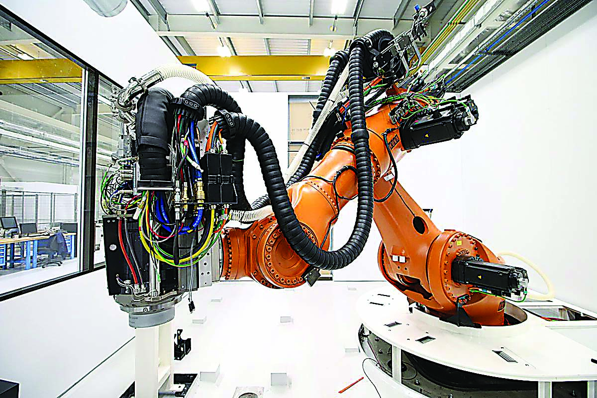 Look Ahead: Titanic robot, tiny tolerances