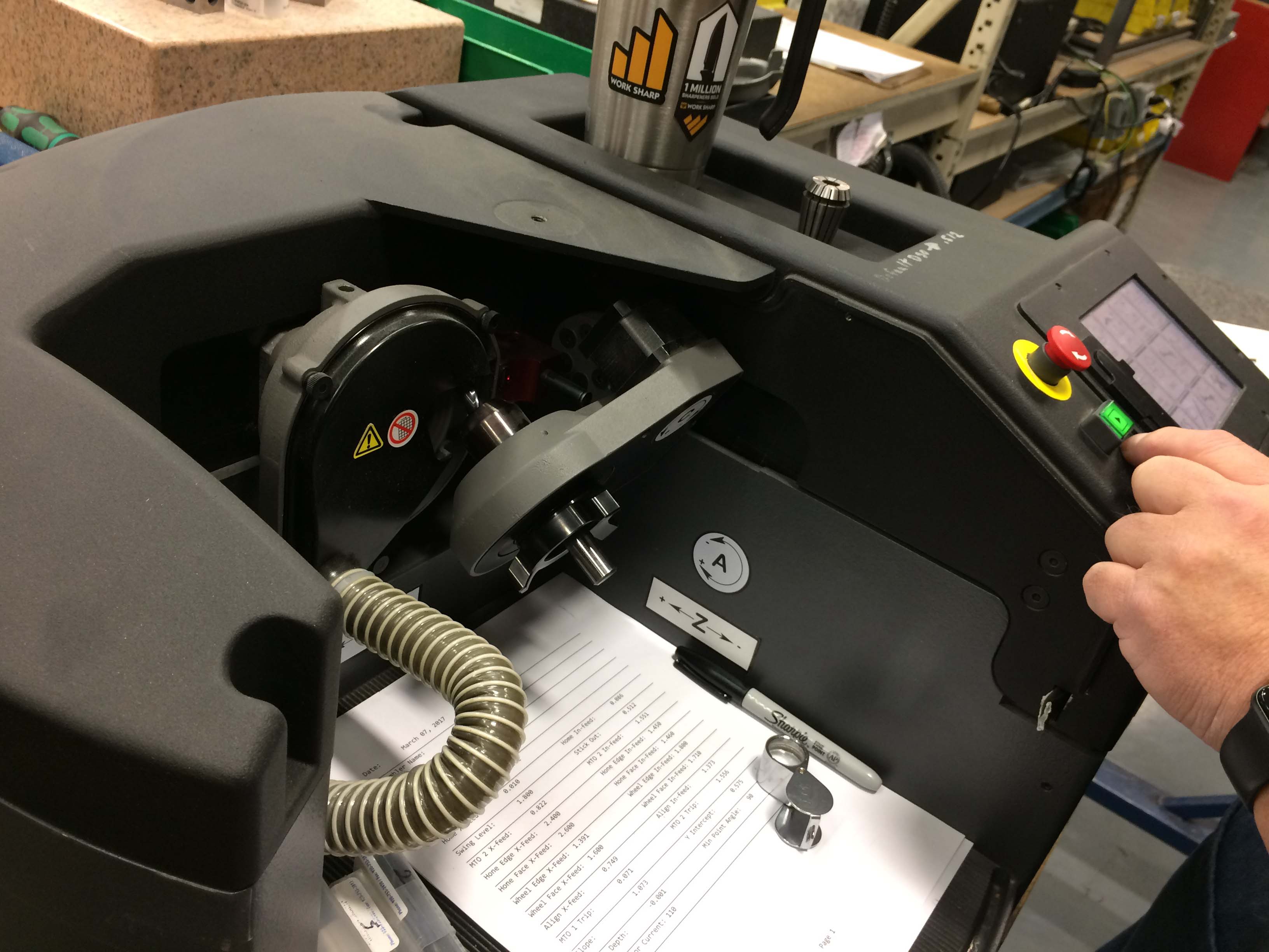 Tabletop tool sharpeners