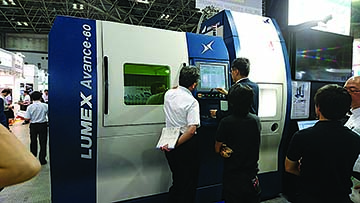Hybrid machine tools for moldmakers