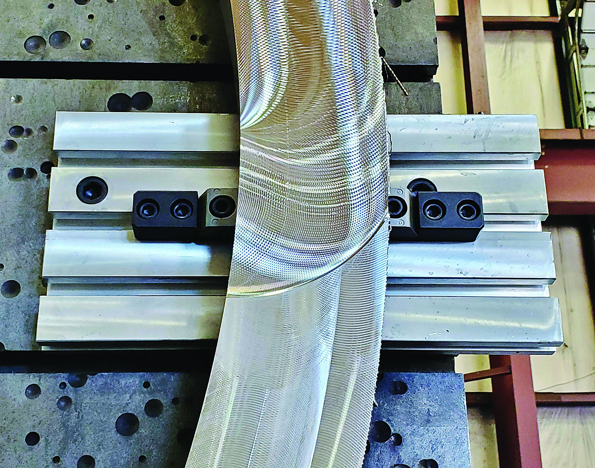 Fixturing a big ring