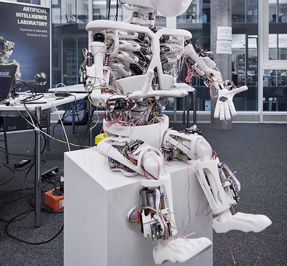 Look Ahead: Humanizing robotic movement
