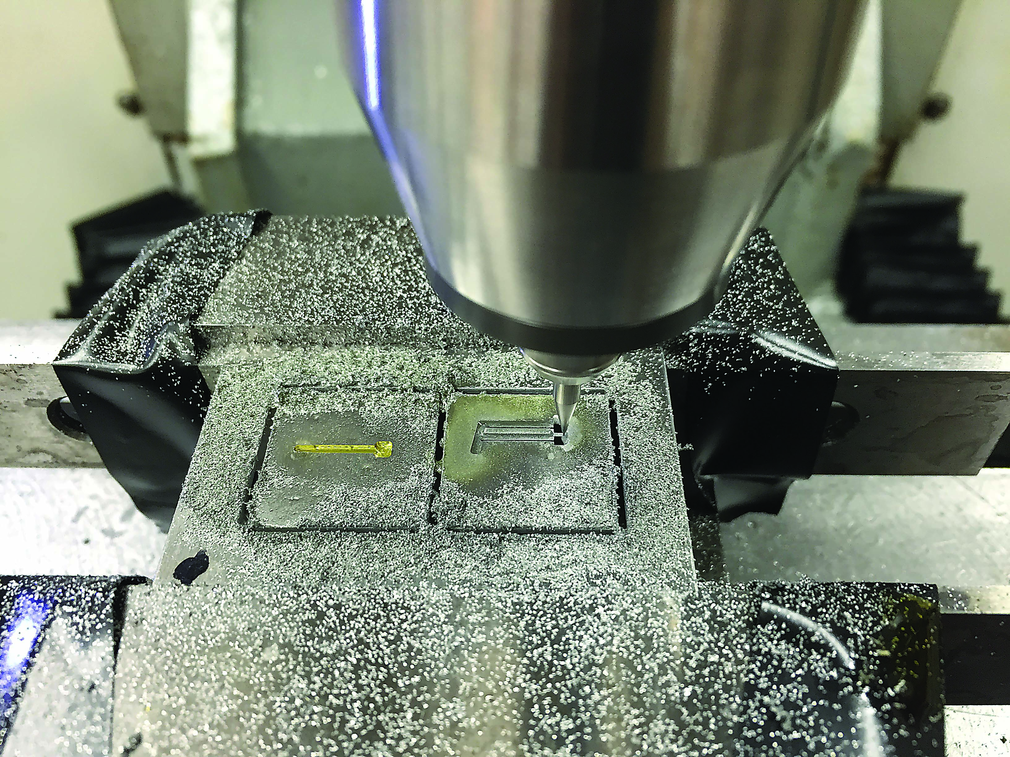 Thermocouples embedded in coating of cutting insert measures tool/chip temperature
