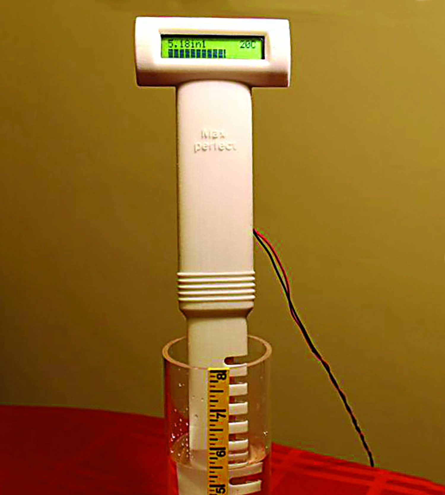 Smart sensor manages fluid: Digitalization & Industry 4.0