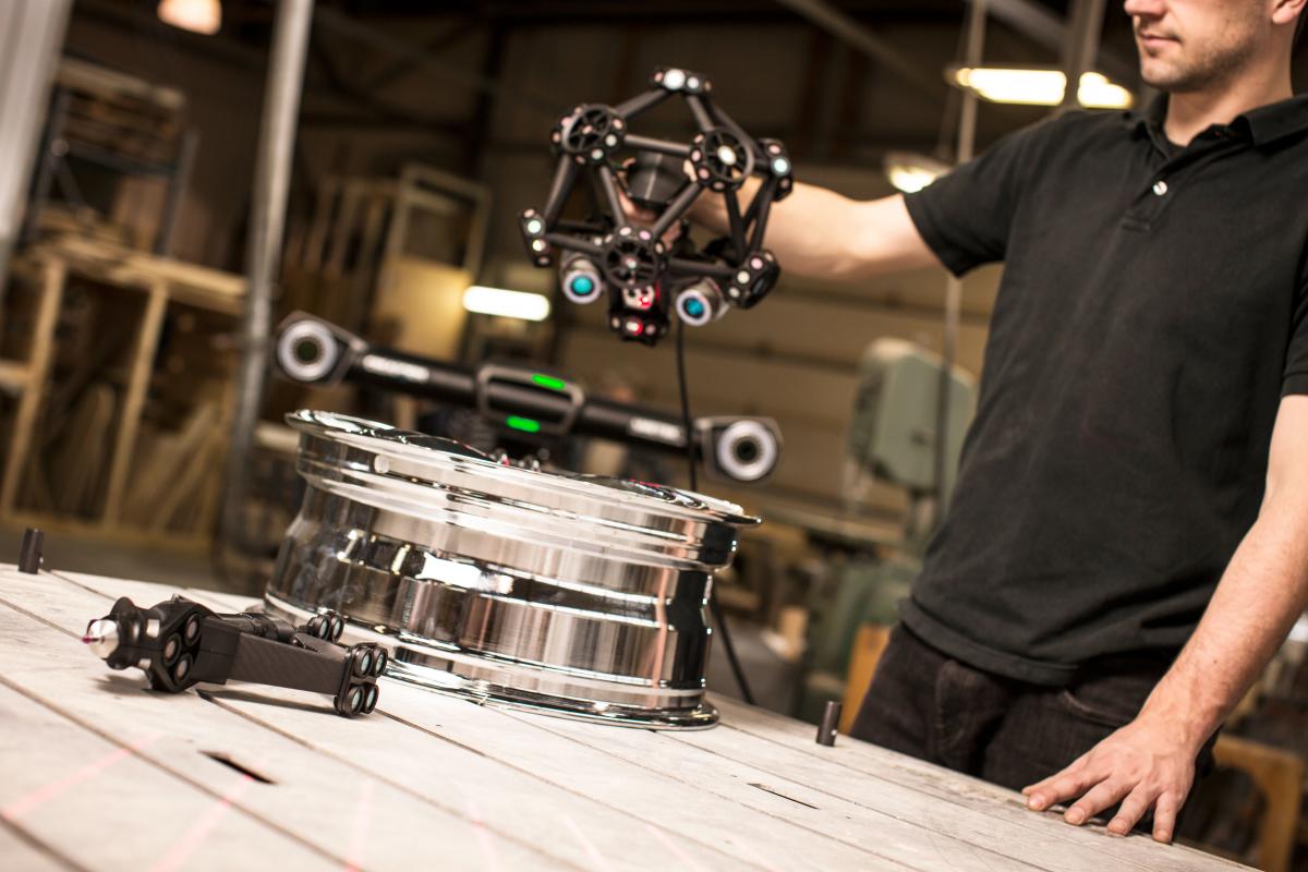 Scanning a hypercar