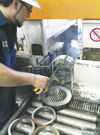 Special Quality Alloys applies SineWave bandsaw blades from Simonds to reduce cycle times while extending blade life. Image courtesy Special Quality Alloys. Special Quality Alloys applies SineWave bandsaw blades from Simonds to reduce cycle times while extending blade life. Image courtesy Special Quality Alloys.