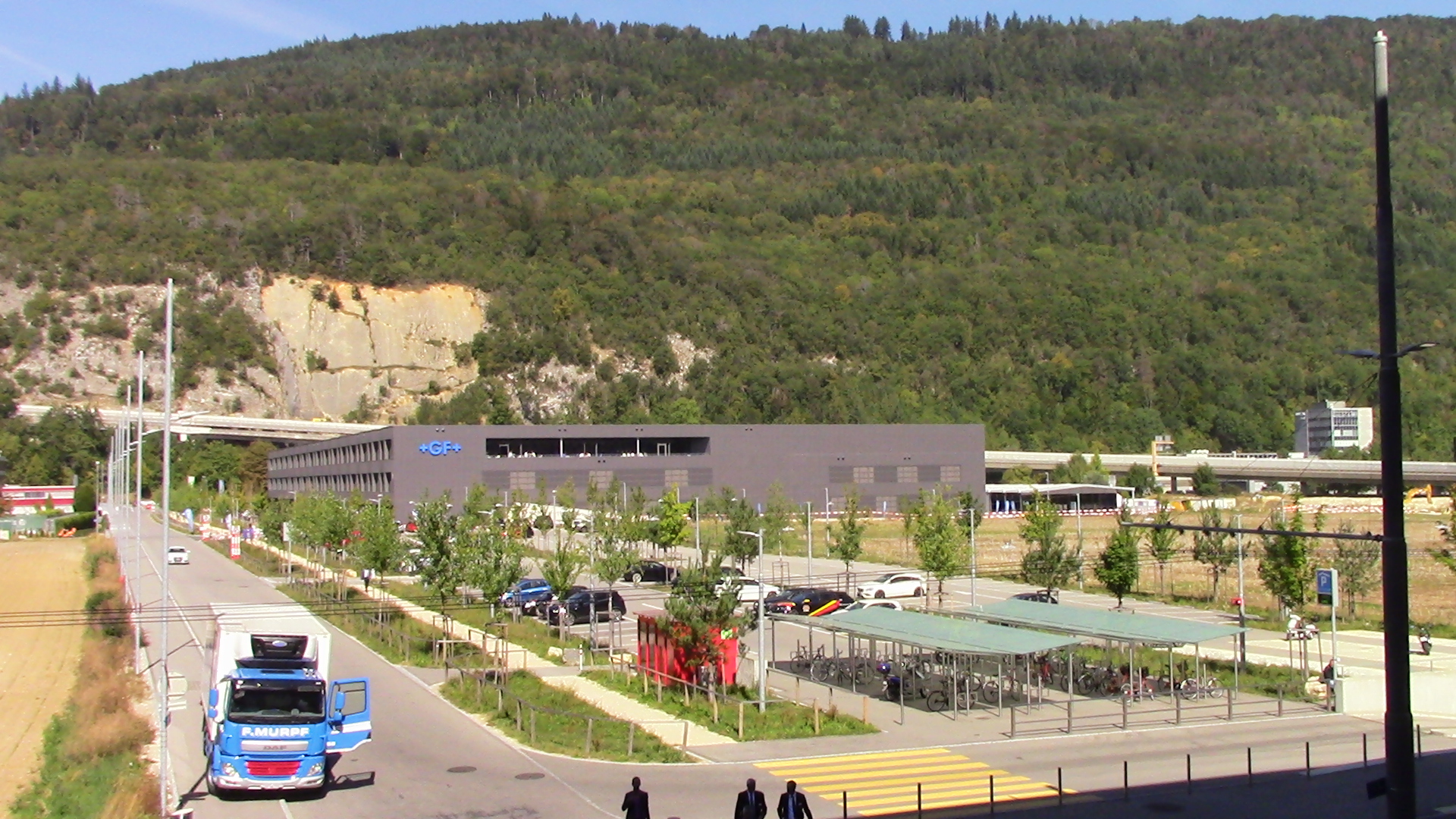The combination of building and removing material image