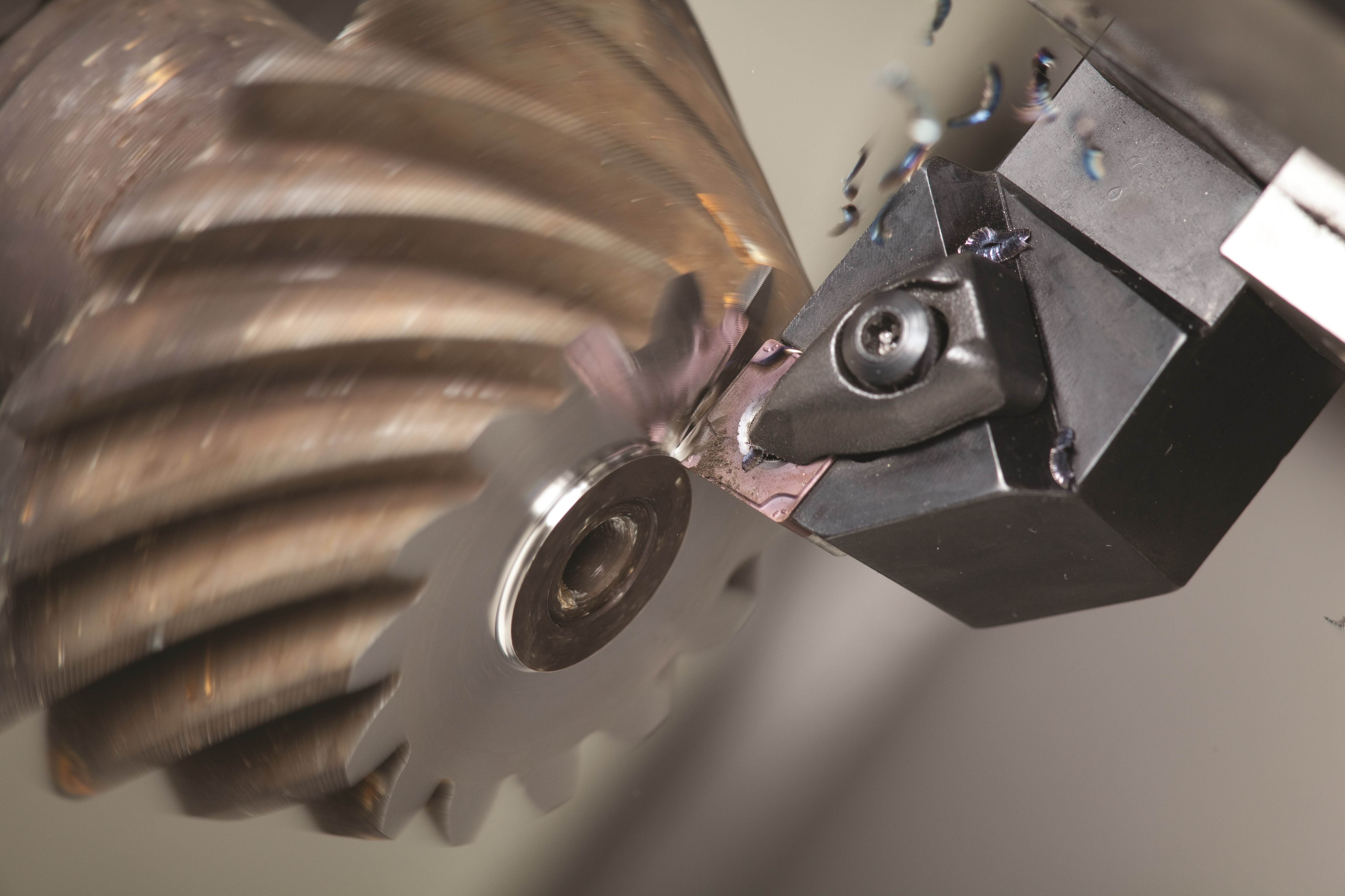 Turn to a fine balance between insert hardness and toughness image