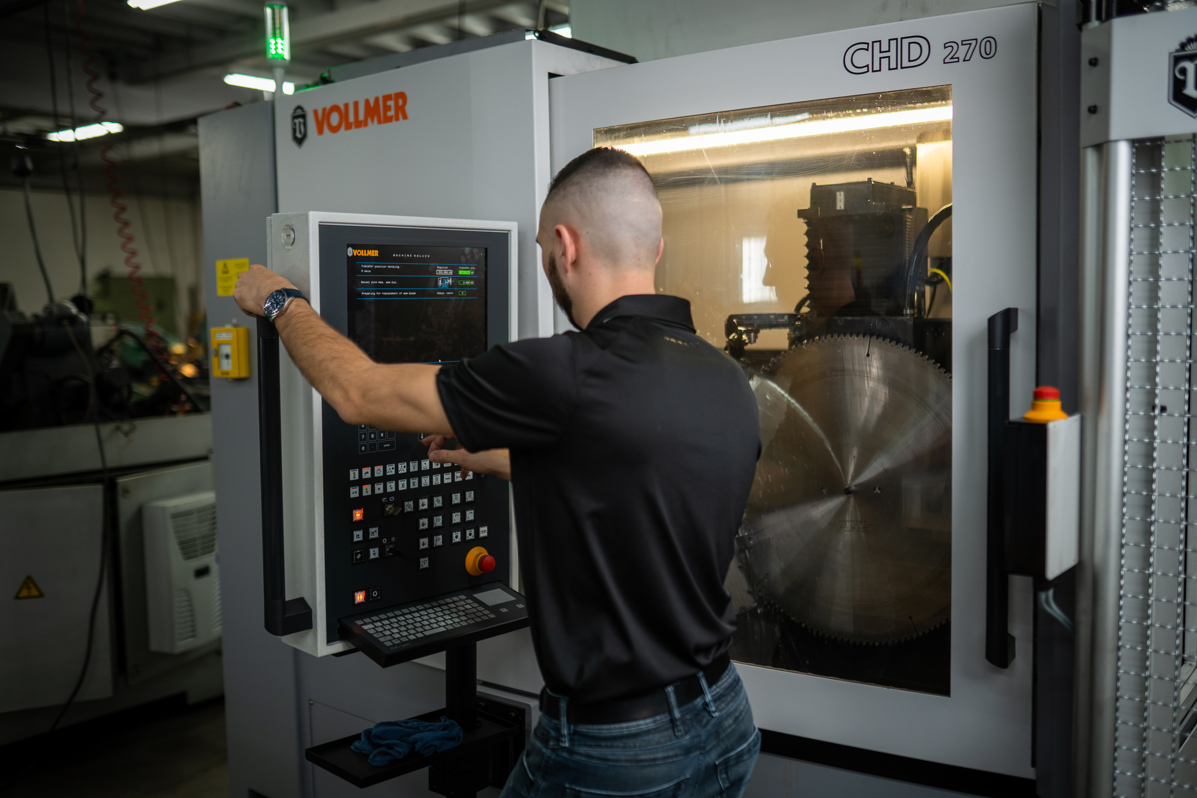 Sharpening tools overnight with Vollmer Automation image