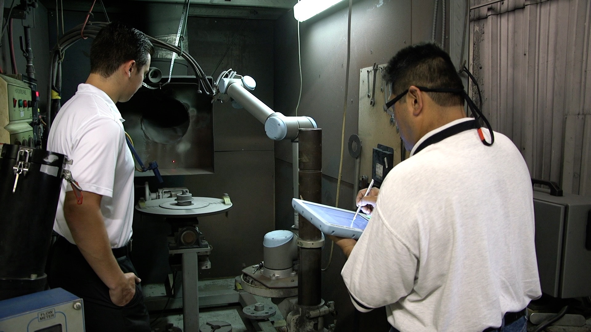 Maintenance-free cobots operate continuously in harsh environment image