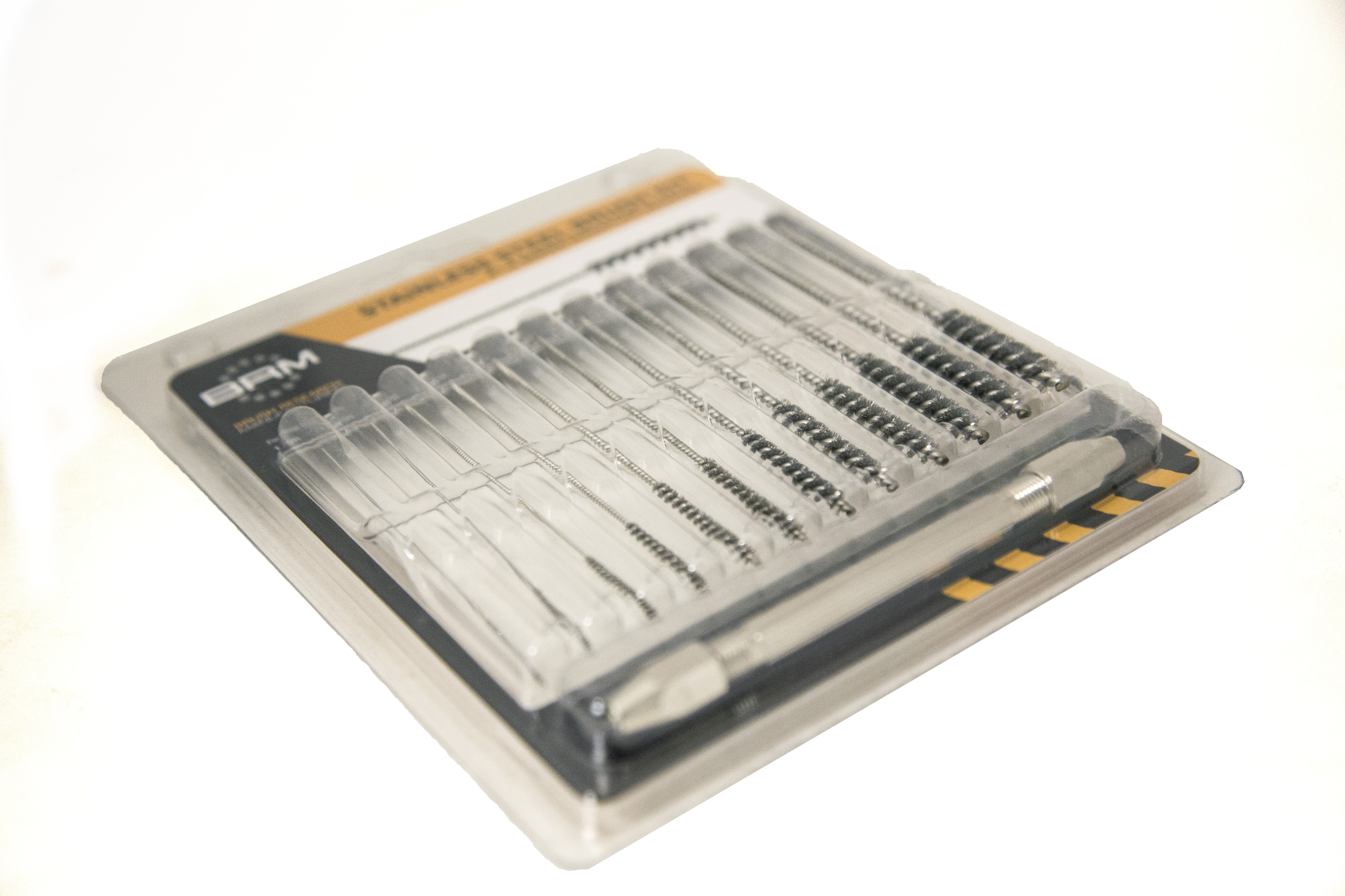 Removing microburrs from small-diameter internal and external threads image