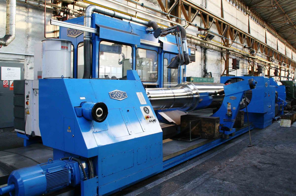 Linking two roll lathes doubles capacity without increasing personnel costs image