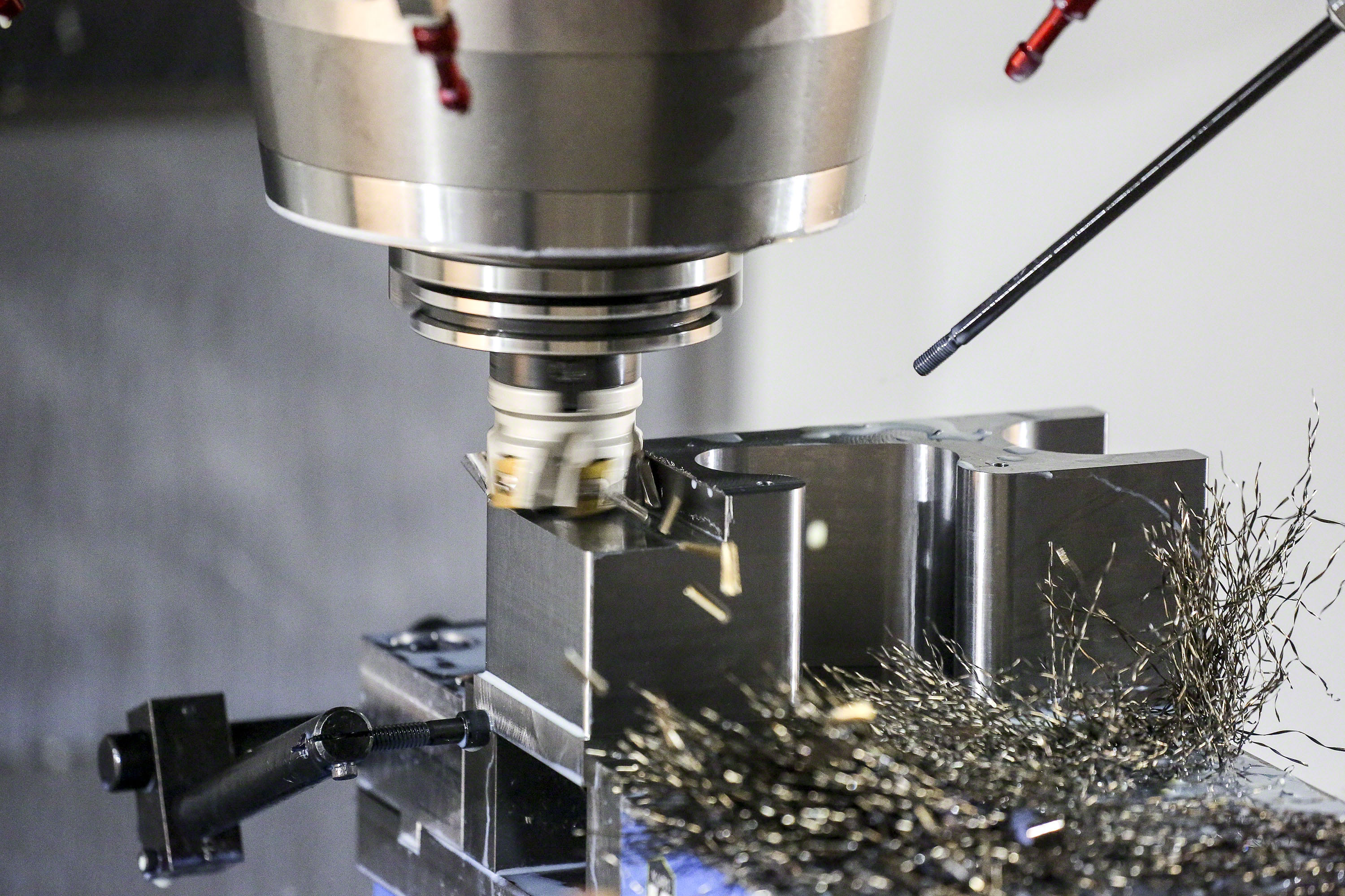 Machine tools at the edge of the Industrial Internet of Things image