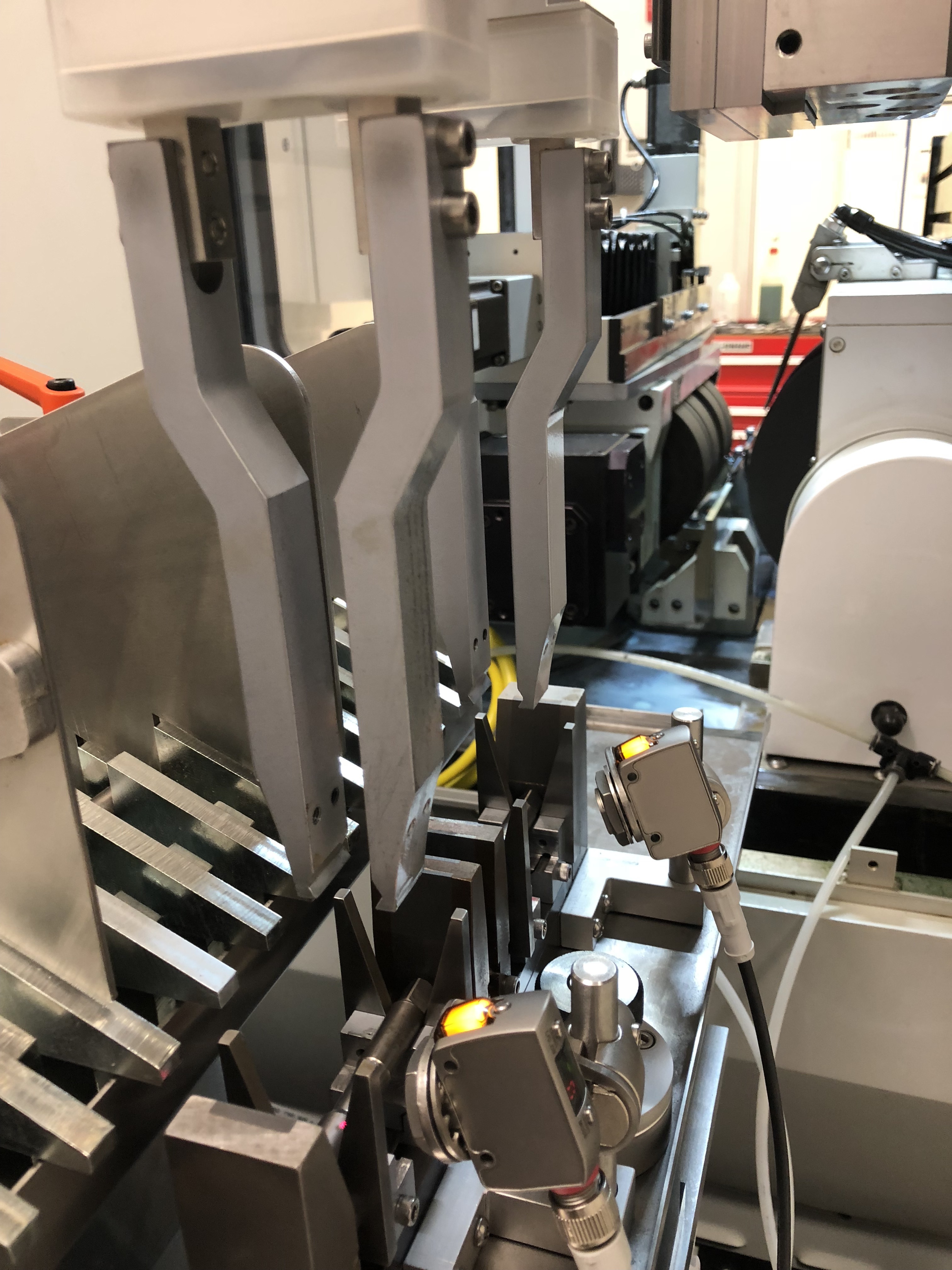 Automated centerless grinding doubles production output for steel tap blanks image