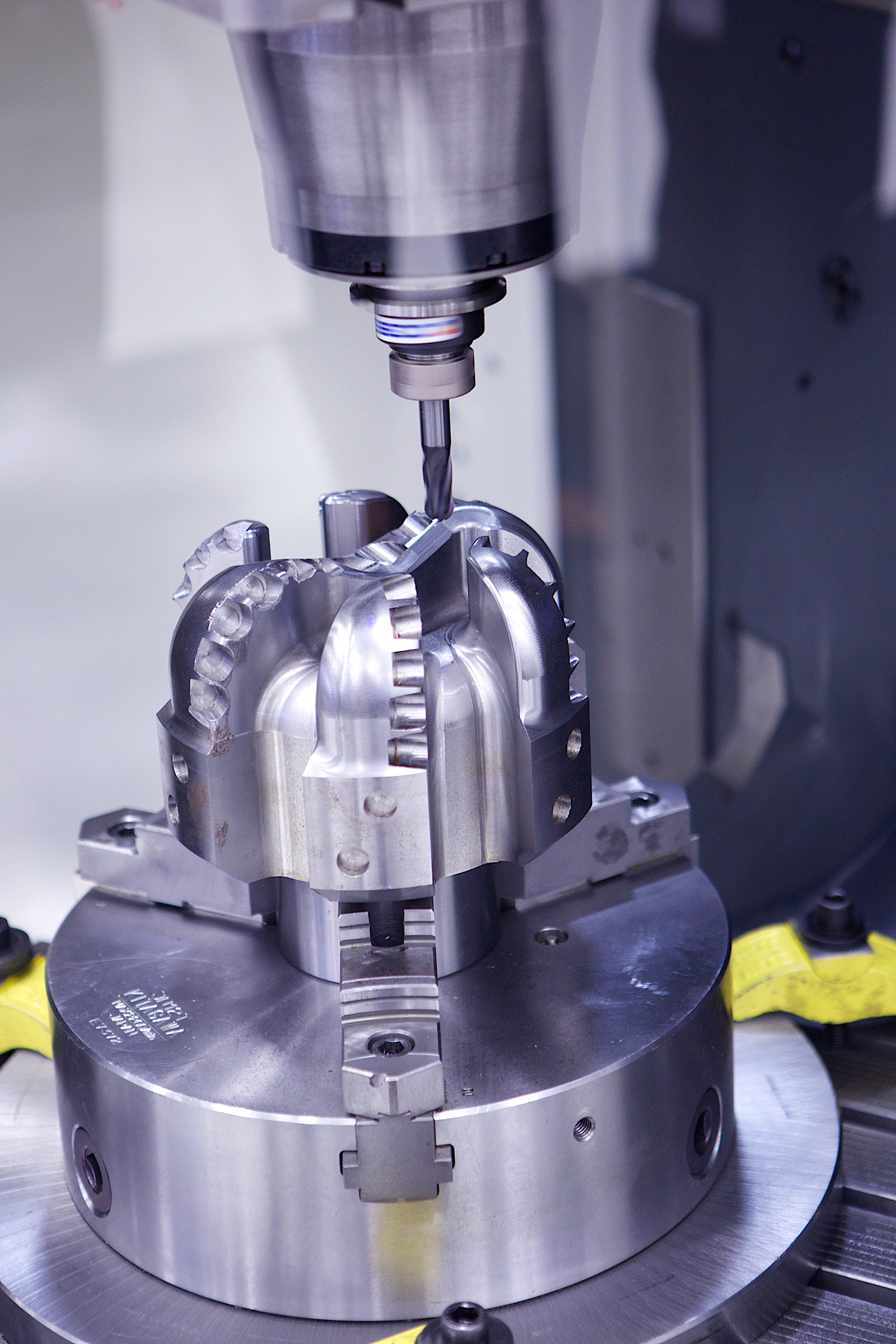 5-axis machining center efficiently produces oil field rock bit image