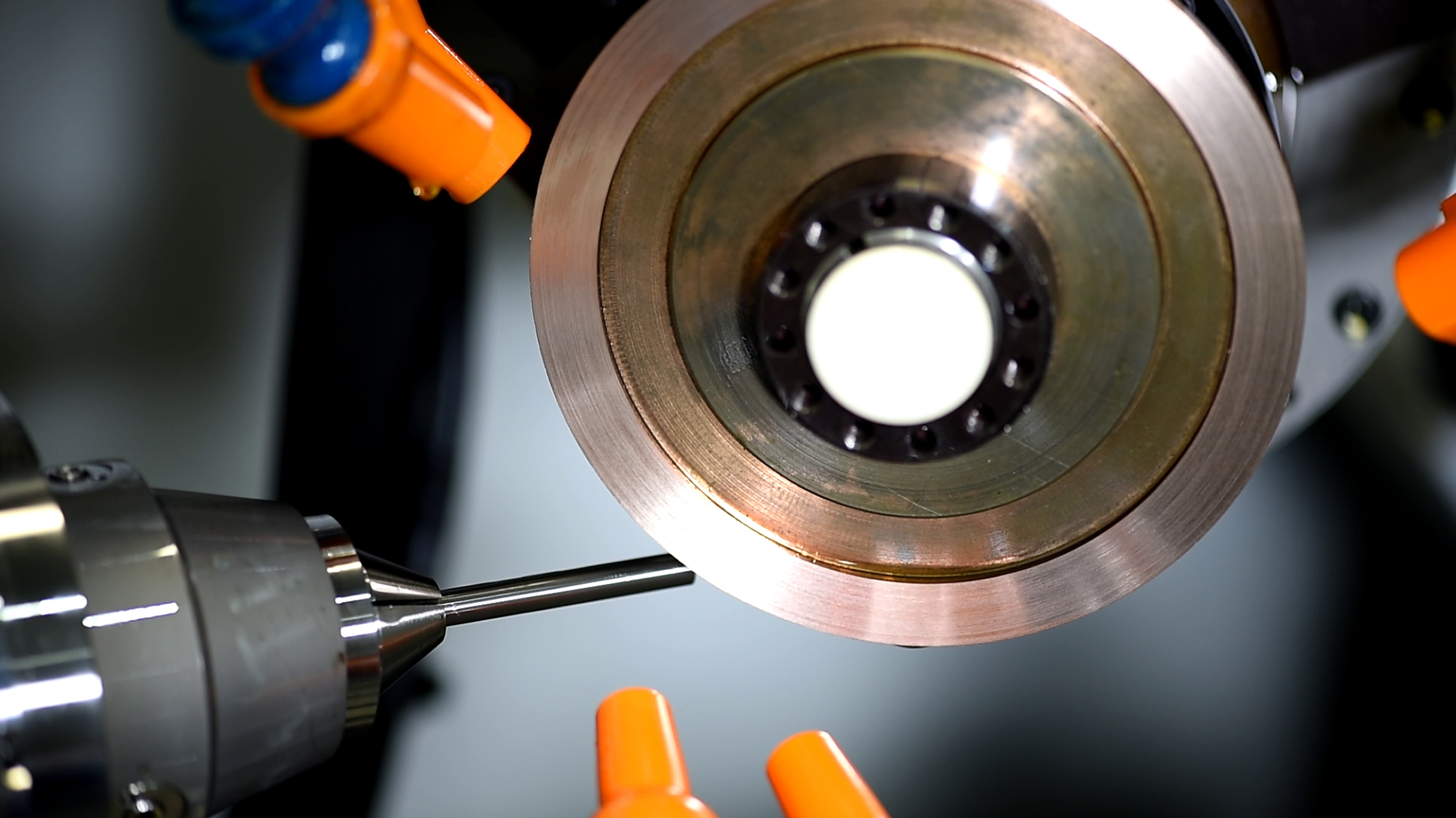 ANCA’s new EDG machine utilizes intelligent and adaptive controls image