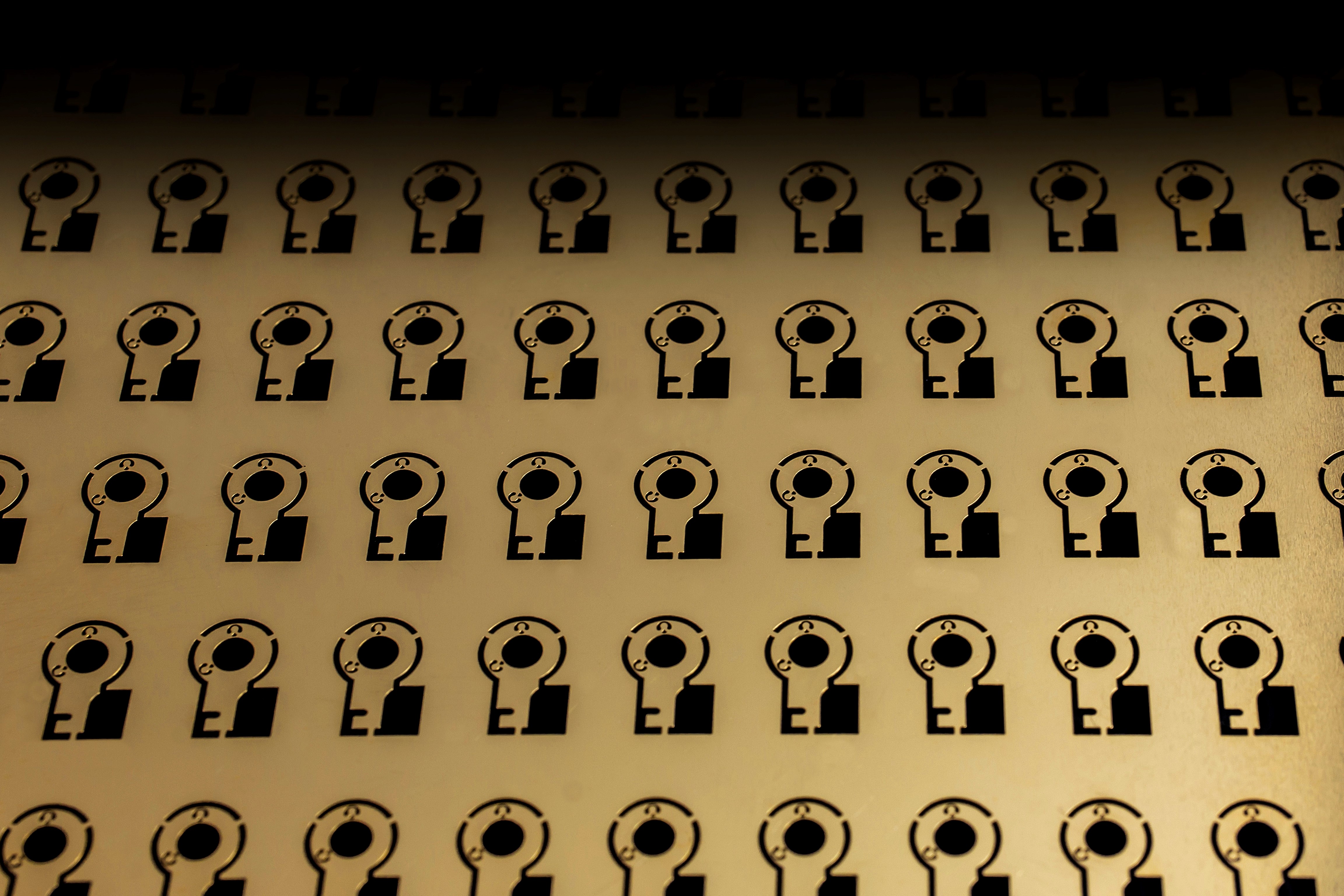 Whitepaper: Suitable materials for photo etching image