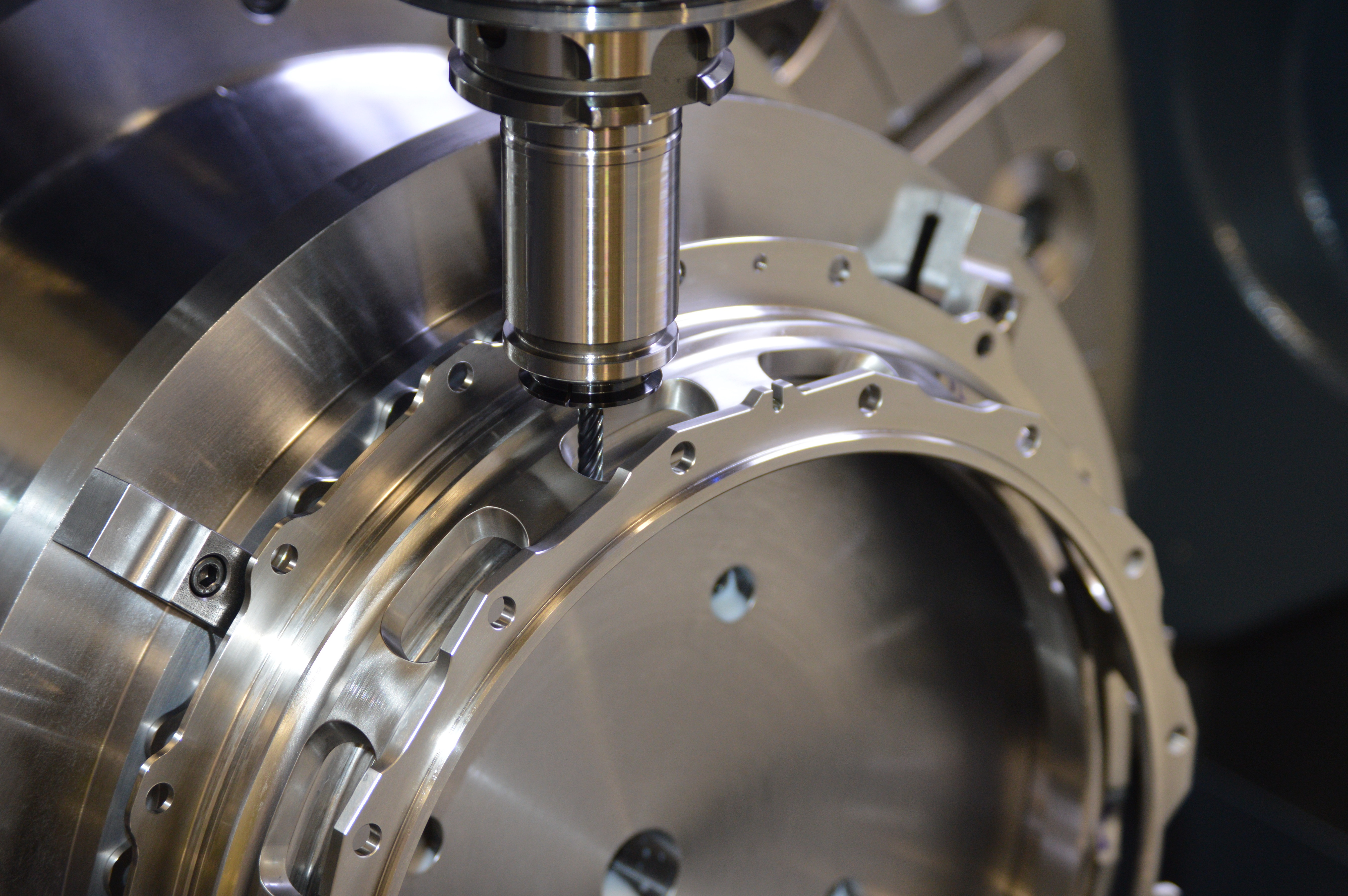Toolholders make the critical connection for productivity image
