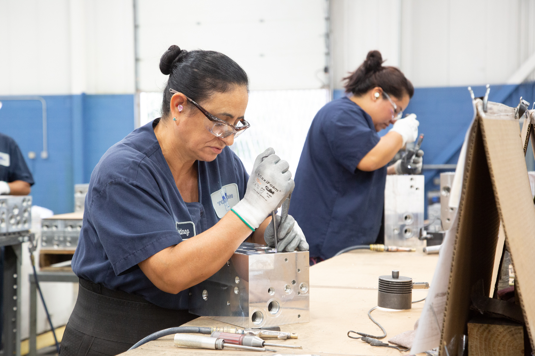 Gripper helps Tomenson Machine Works boost quality and profitability image