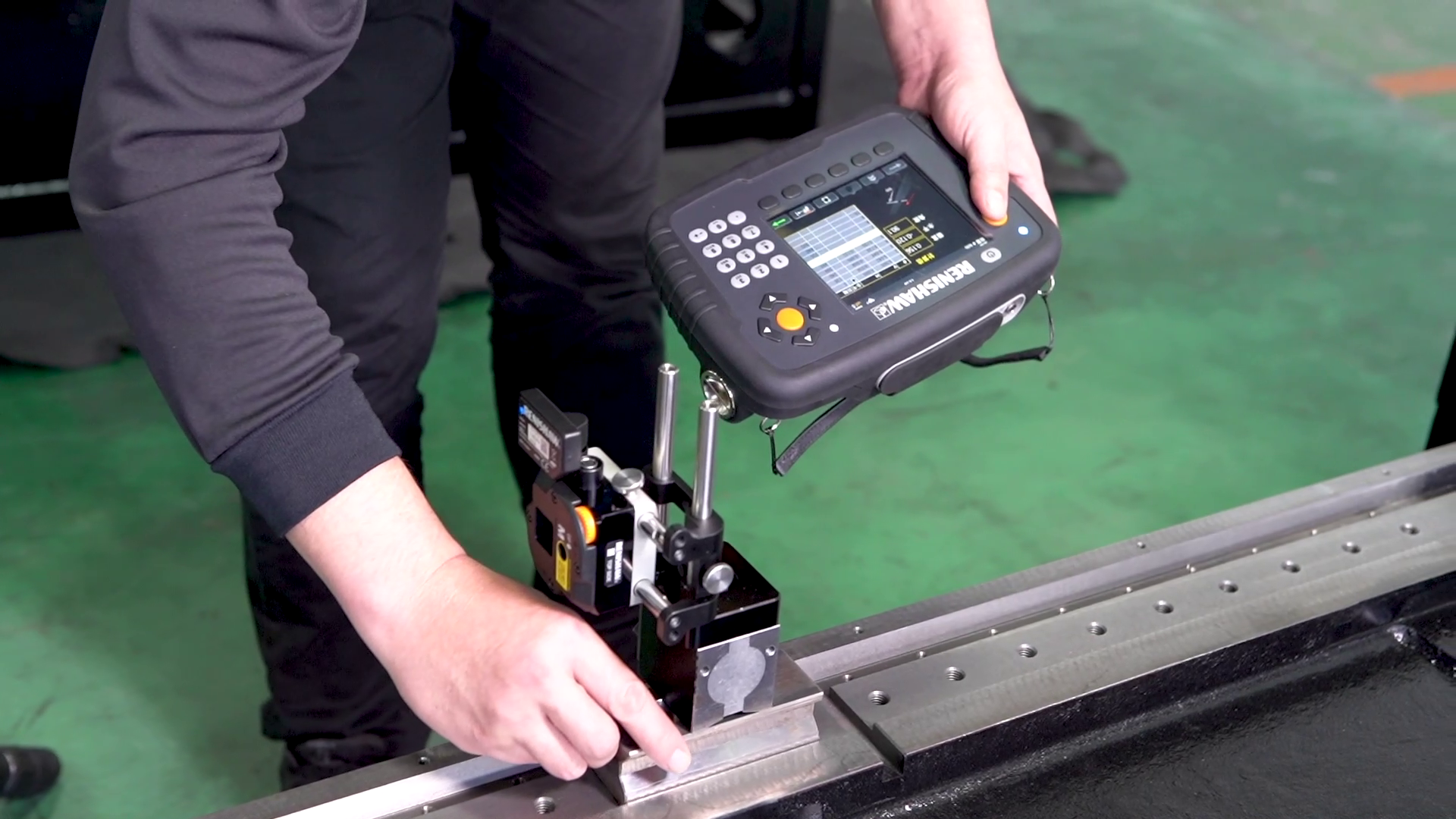 Alignment laser accelerates machine tool assembly image