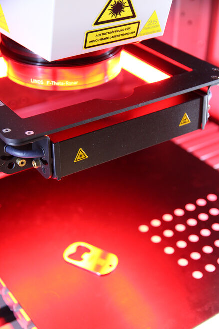 FOBA laser marker handed over to university in Tuttlingen image