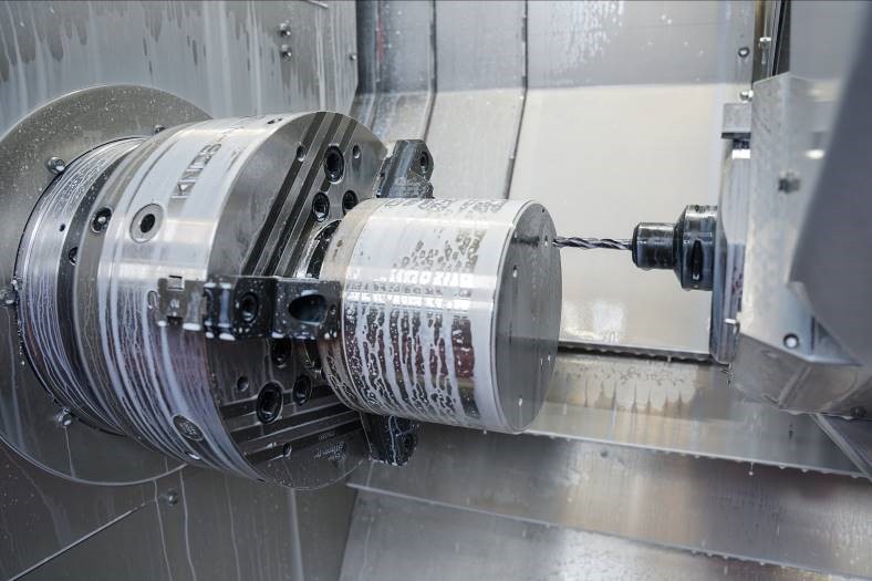 Diverse technology drives plastic production at Wittmann Battenfeld image