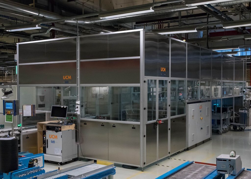 Image from Ultrafine parts cleaning system with robotized loading