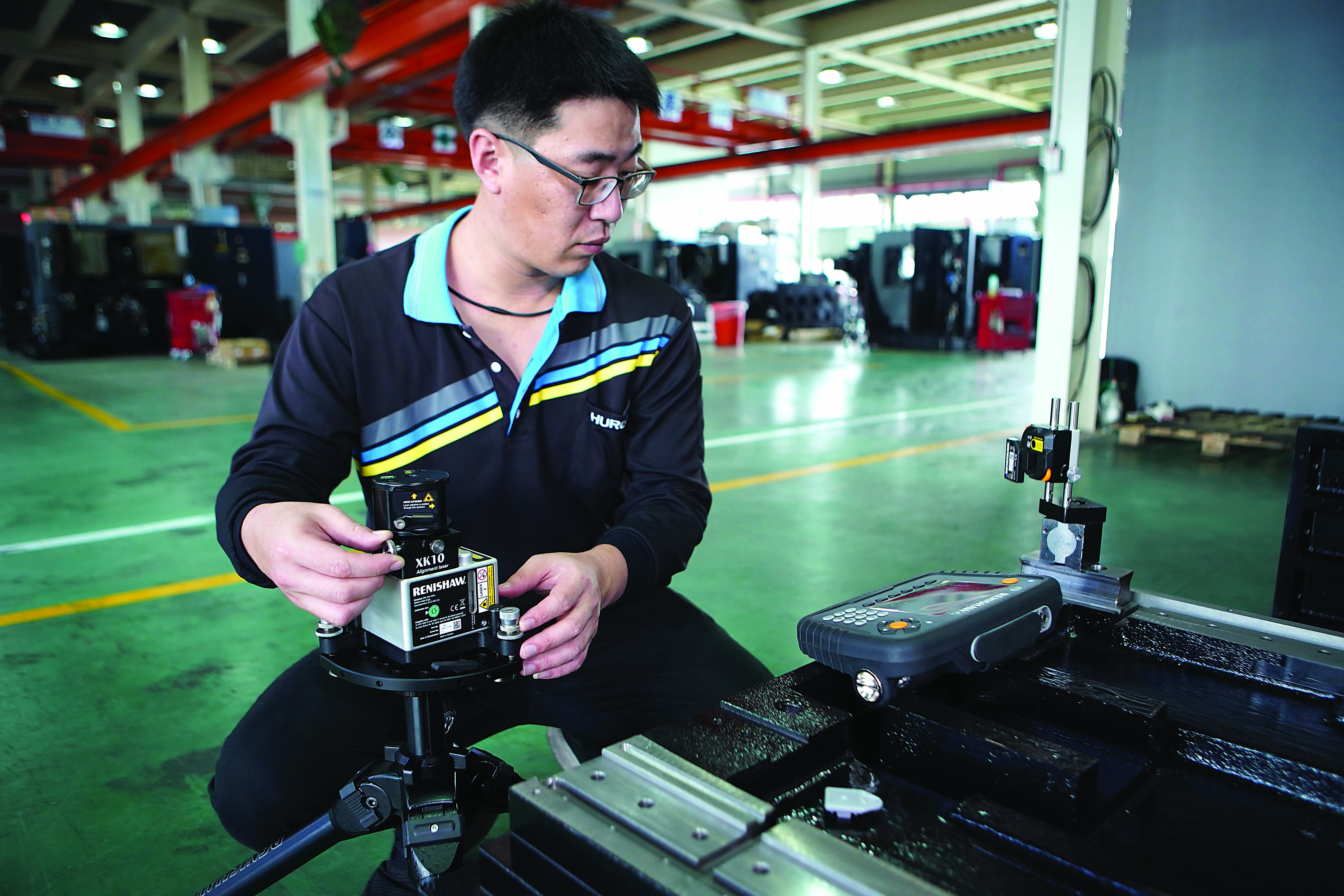 Hurco uses the XK10 alignment laser system for machine tool assembly, calibration and mainte