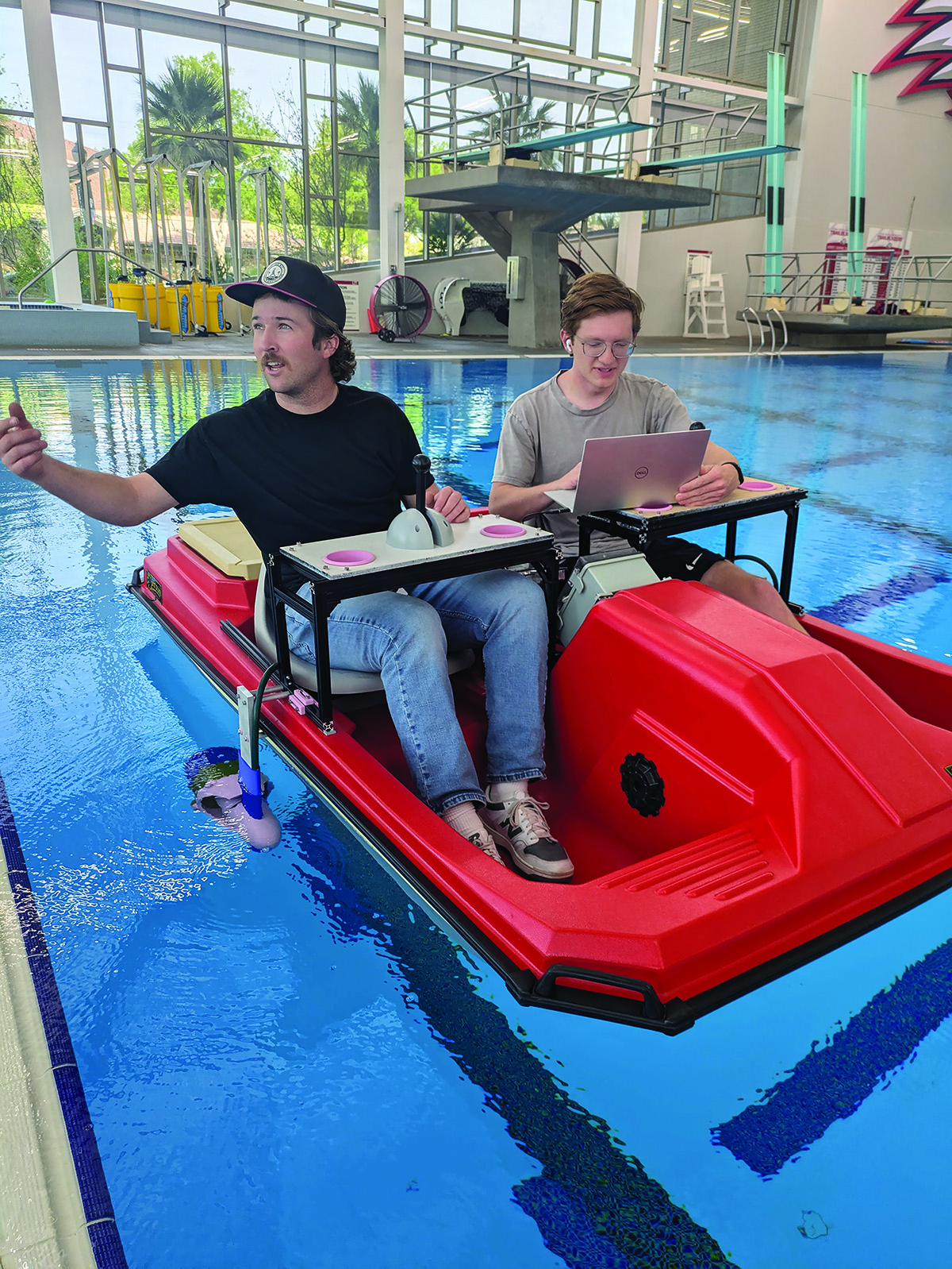 EMUGE's TOP-Cut VAR End Mills machined titanium propellers.