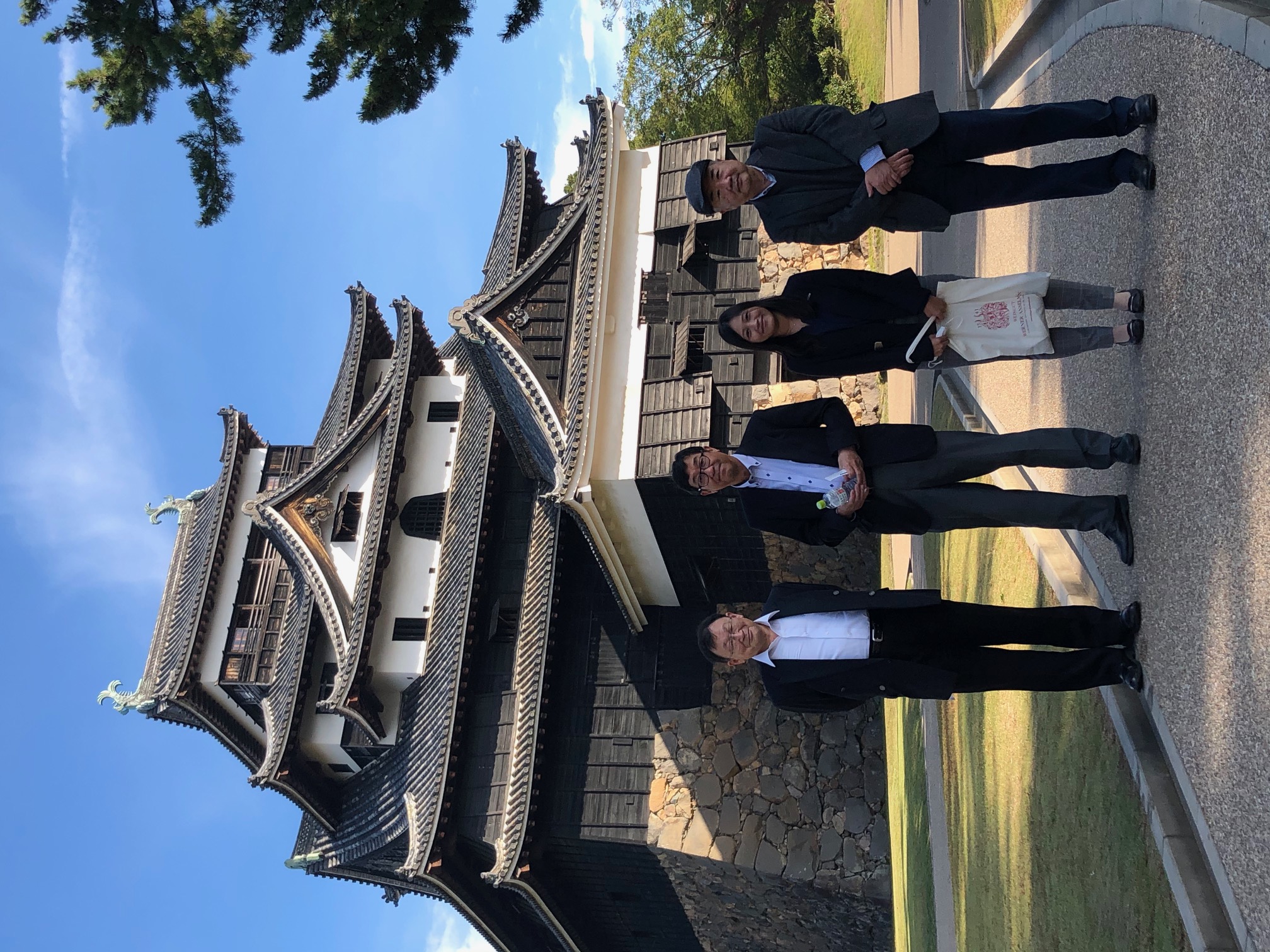 From left to right: Yoshio Itoh (President, L+M Corporation), Toshihiko Tatsu (President, Seiwa Corporation), Kana Nakayama (Sales, Liebherr Japan) and Kiyoshi Iguchi (Branch Director, Liebherr Japan) during a visit to the Shinto shrine Izumo Taisha