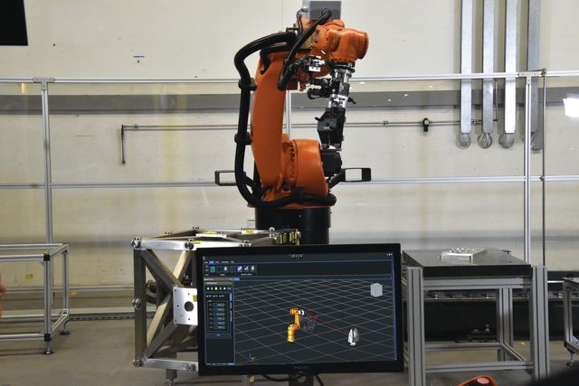 Hex RoboDyn on PC with Leica T MAC and Robot