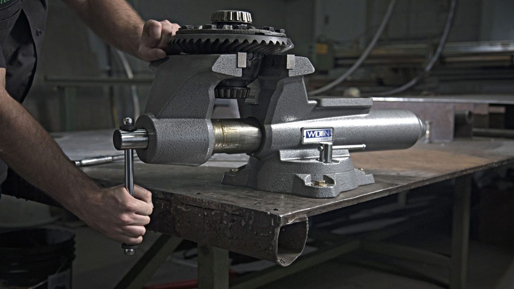 Wilton Mechanics Pro Vise Action