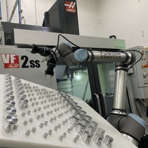 CNC machine tending with Haas VF-2SS & UR10e
