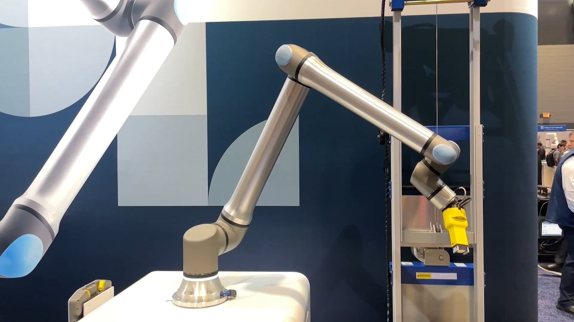 Video: Universal Robots unveils new long Cobot at Fabtech video thumbnail